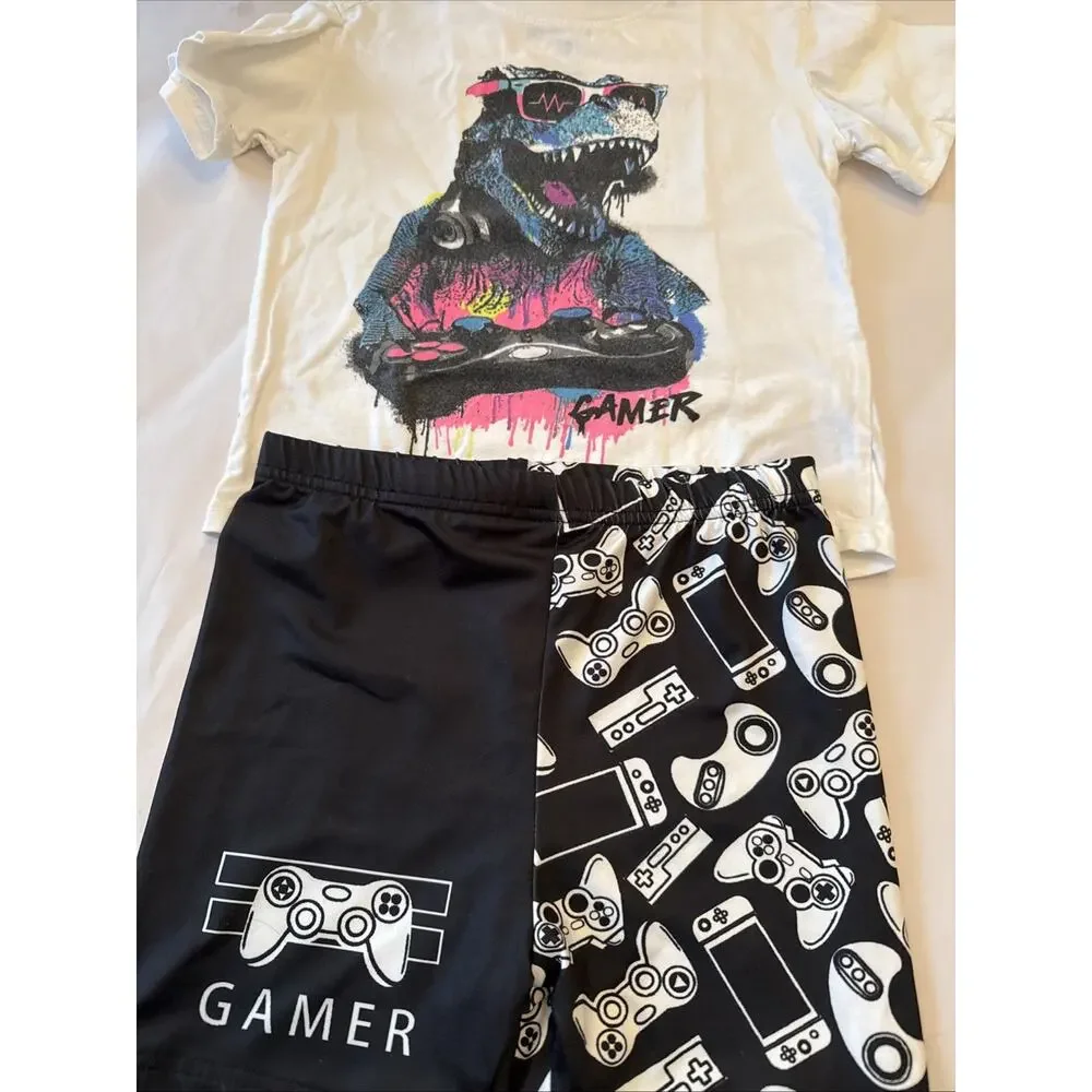 Preowned Boys Encrypted White Dinosaur Gamer T-Shirt And Gamer Shorts Size 5